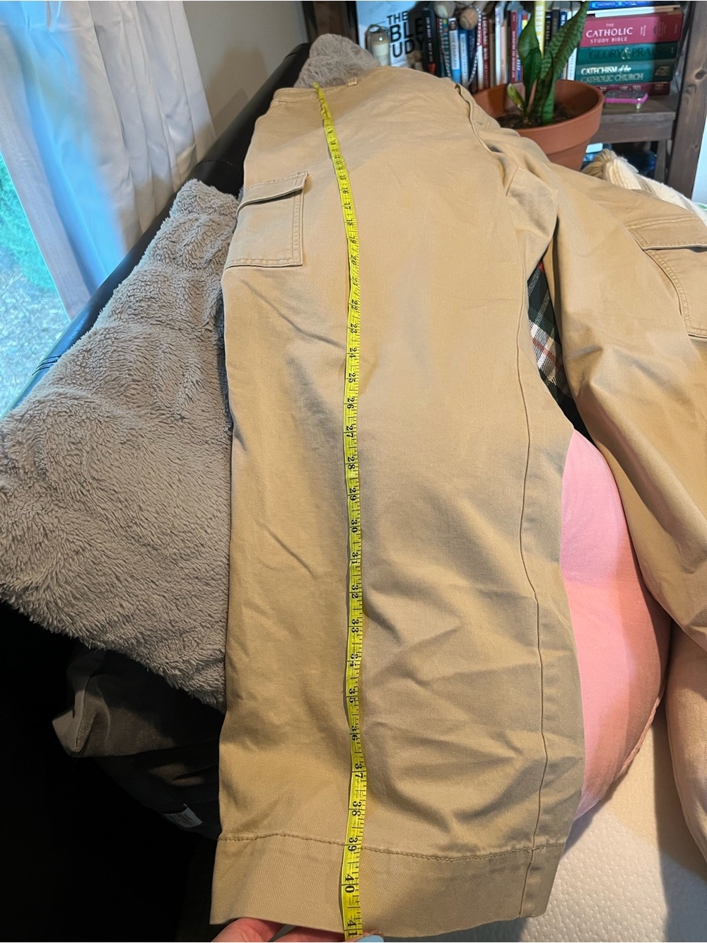 Women’s Loft Cargo Pants in Khaki - Picture 5 of 9